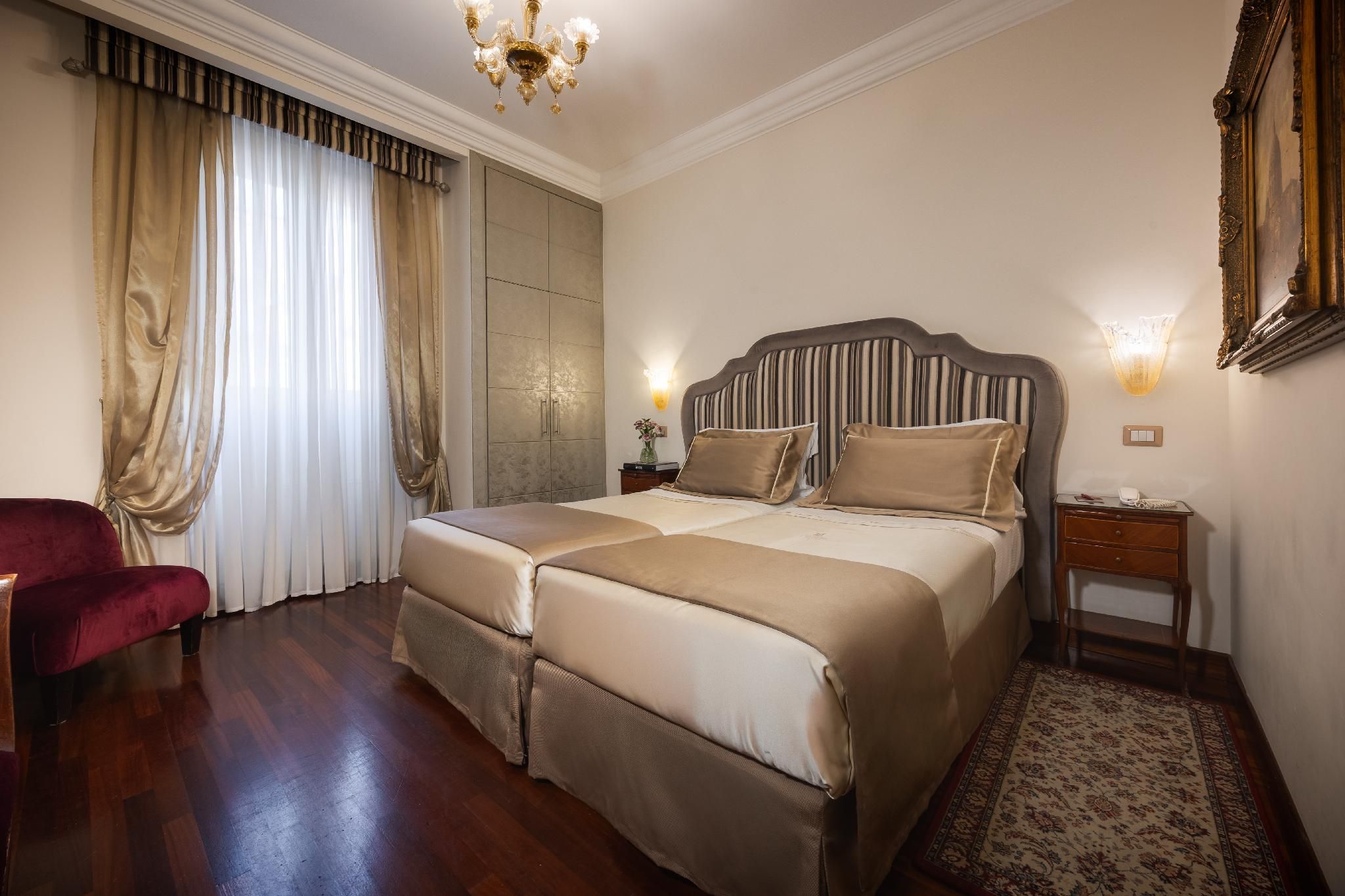 undefined Forum Hotel 7