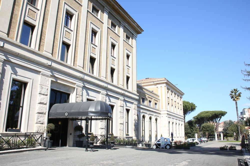 undefined TH Roma - Carpegna Palace 10