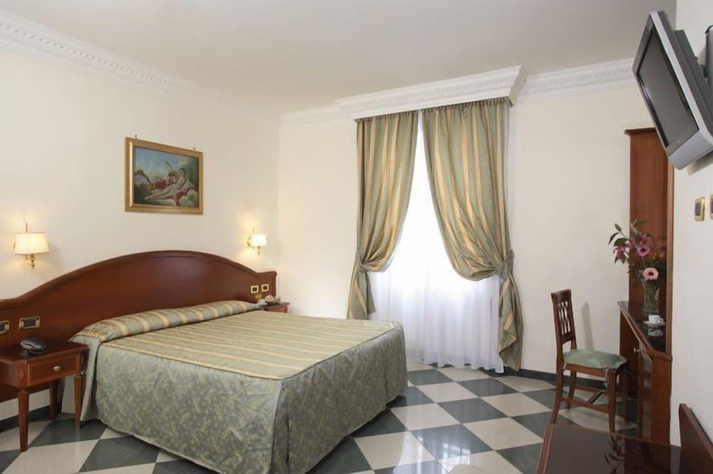 undefined Hotel Contilia 5