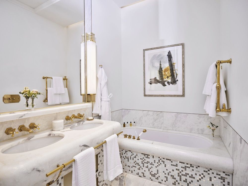 Suite (Prestige)