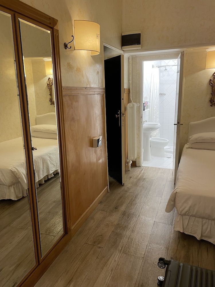 Classic Twin Room