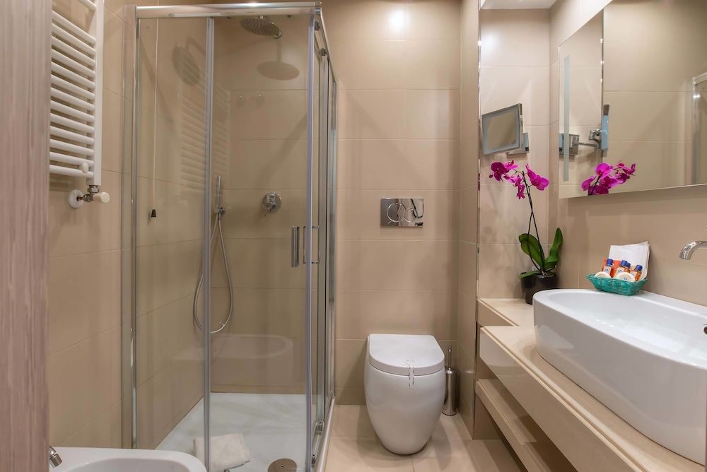 Hotel Genova Classic Double or Twin Room 5