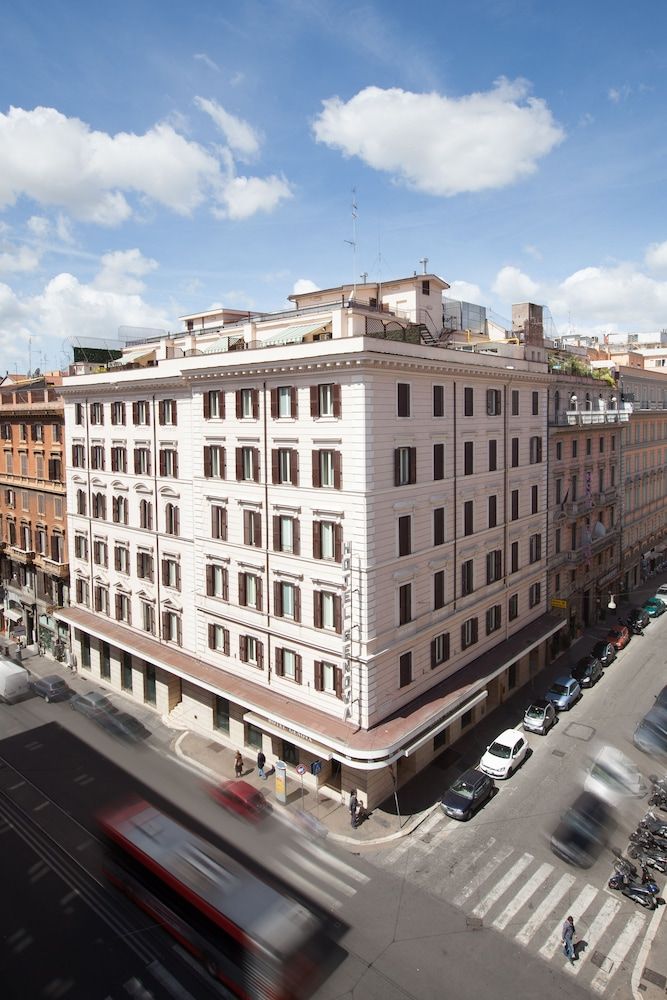 undefined Hotel Genova 6