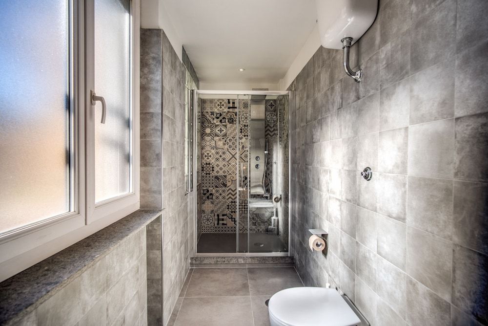 Hotel King Superior Double or Twin Room, Balcony 11