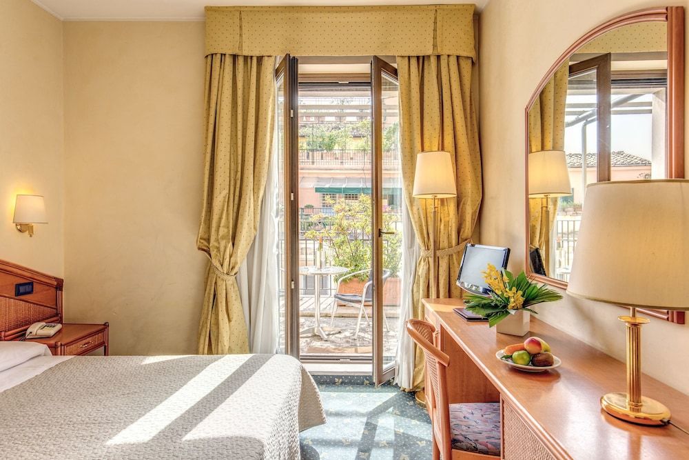 Hotel King Superior Double or Twin Room, Balcony 19