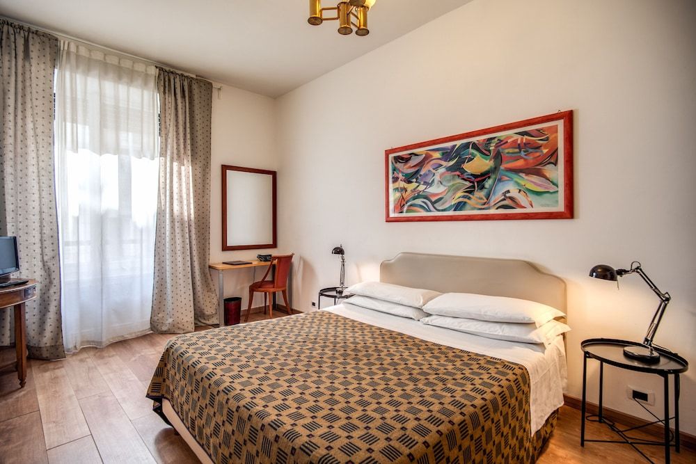 undefined Hotel King 5