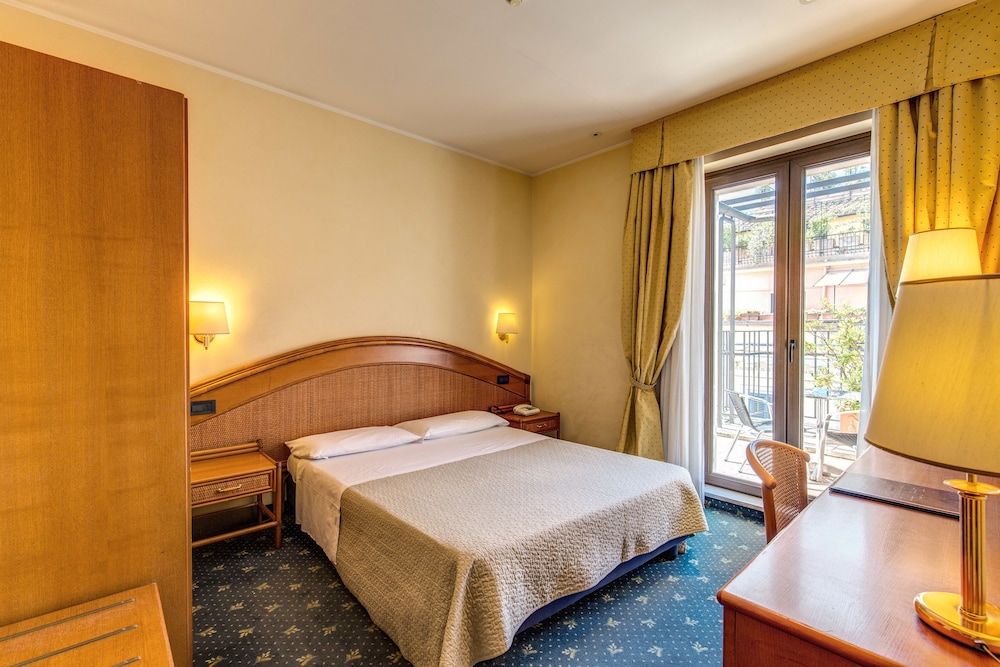 Hotel King Superior Double or Twin Room, Balcony 4