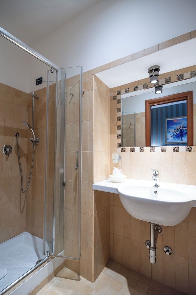 Hotel Lirico Doppia con Letti Singoli 5