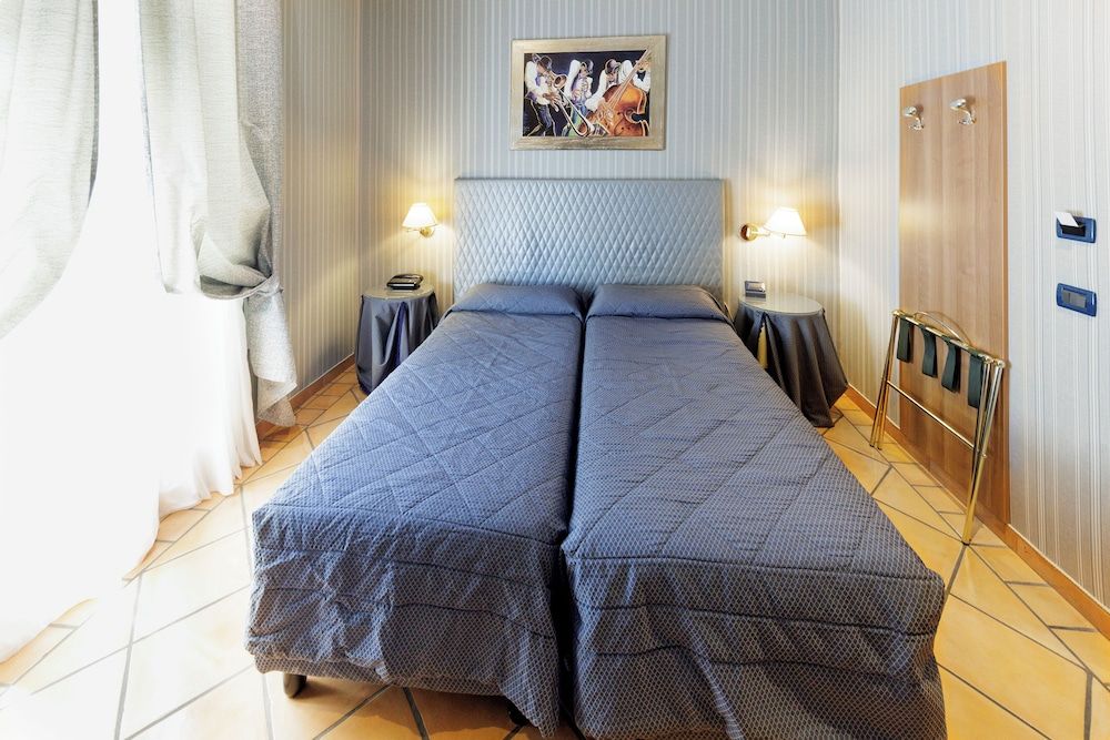 undefined Hotel Lirico 9