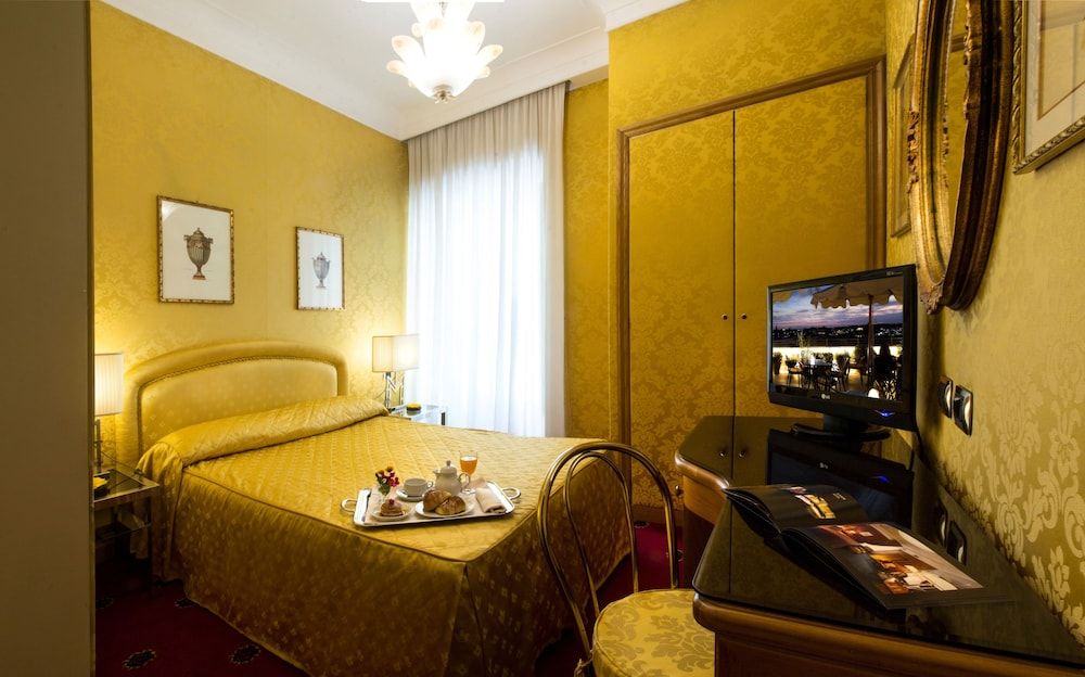 Marcella Royal Hotel - Rooftop Garden Economy Double Room 4