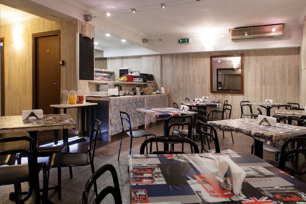 undefined Hotel Pyramid 8