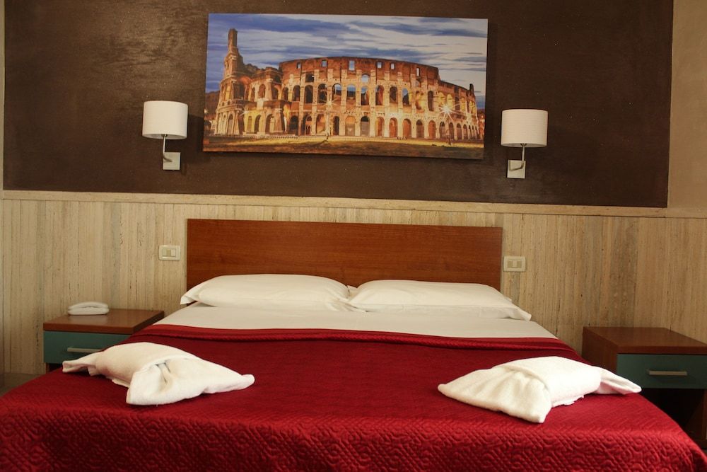 Hotel Pyramid Deluxe Double Room, Balcony 2