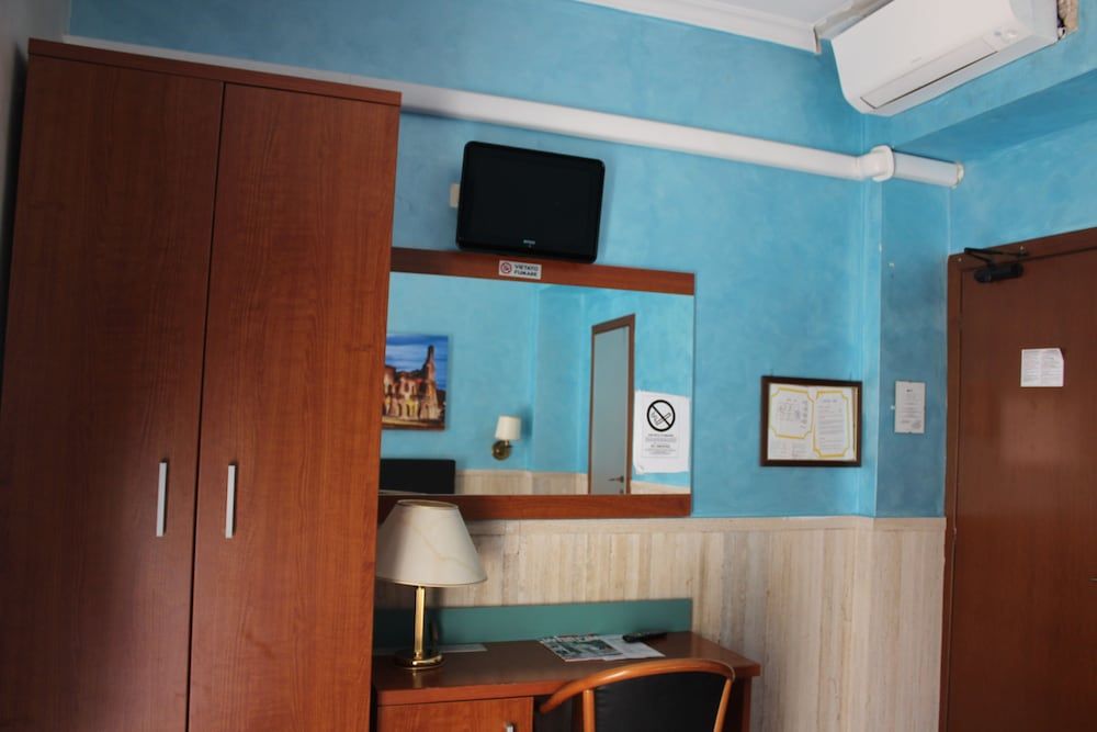 Hotel Pyramid Deluxe Double Room, Balcony 7