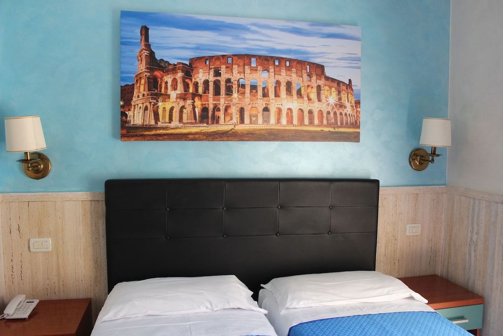 Hotel Pyramid Deluxe Double Room, Balcony 3