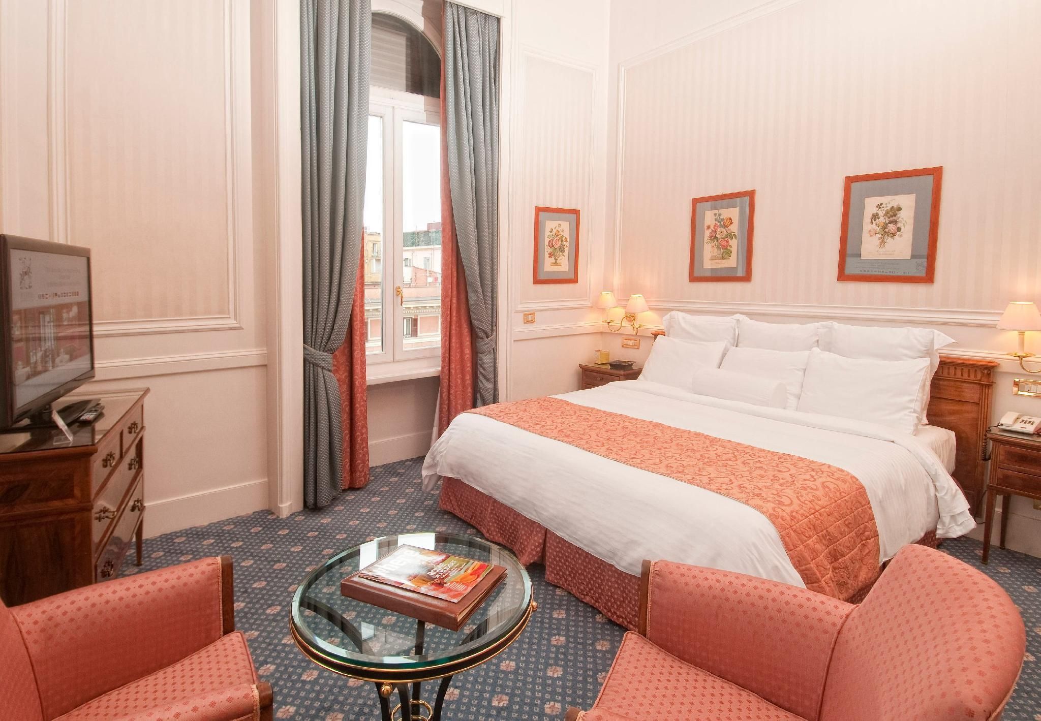 1 Bedroom Suite, 1 King, Sofa bed