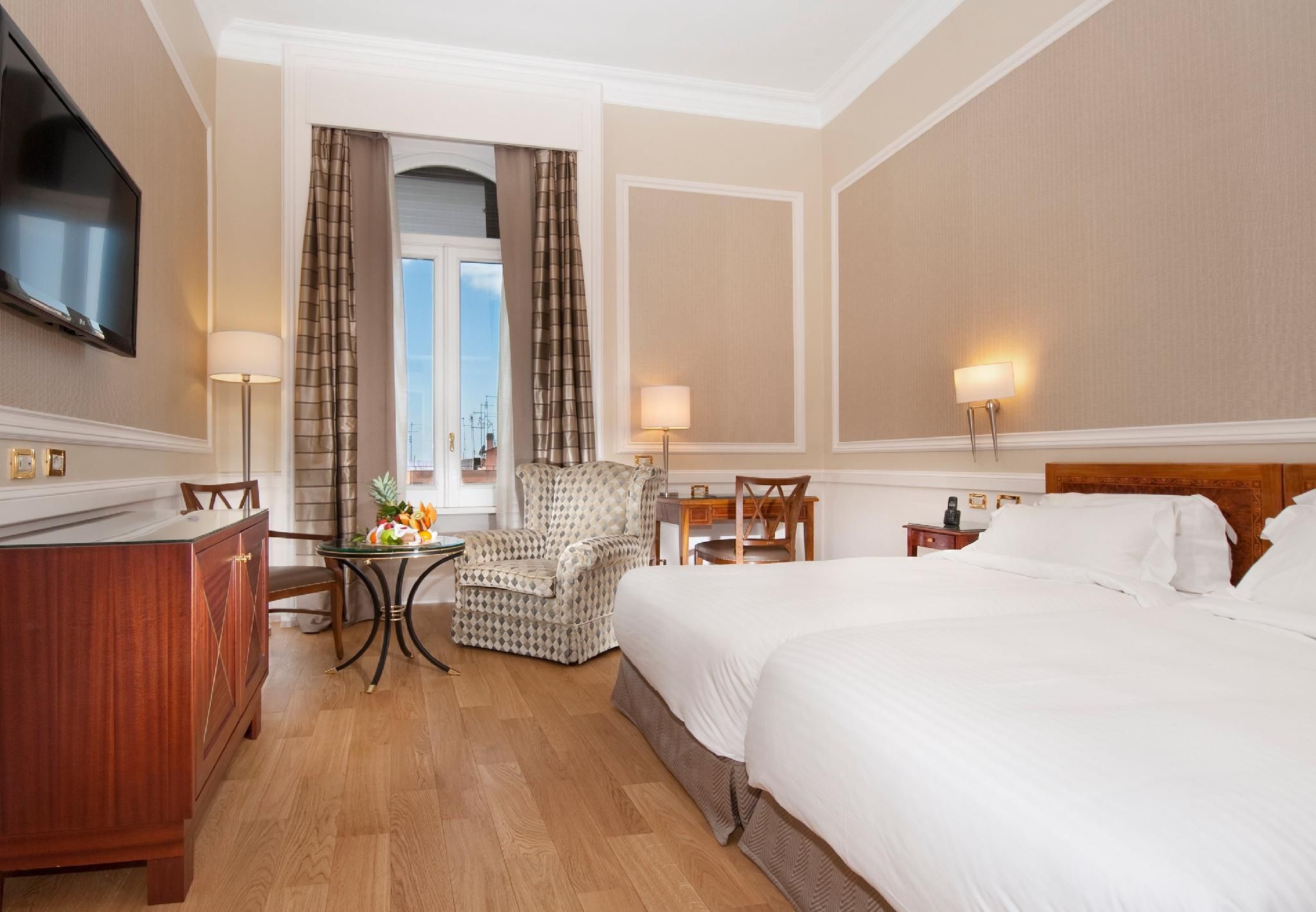 1 Bedroom Suite, 1 King, Sofa bed