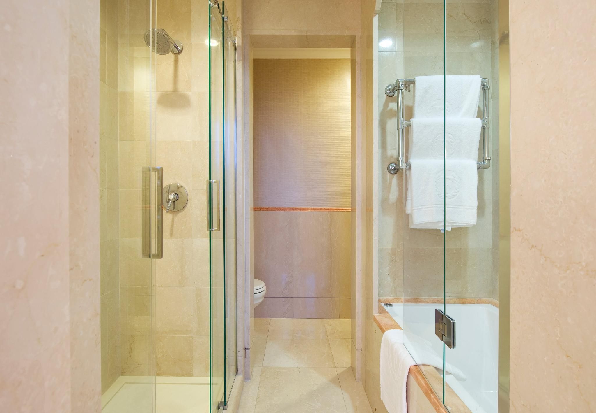 high floor suite, suite, 1 king, sofa bed, city view, high floor