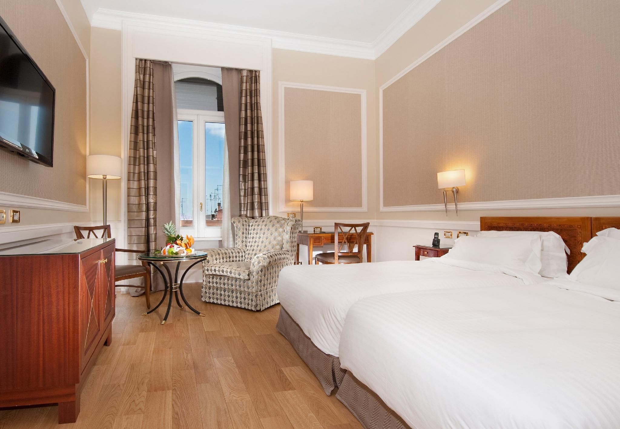 High Floor Deluxe King, Guest room, 1 King, High floor