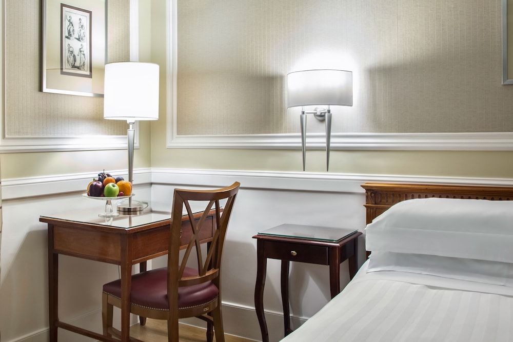 Superior Room, 1 King Bed