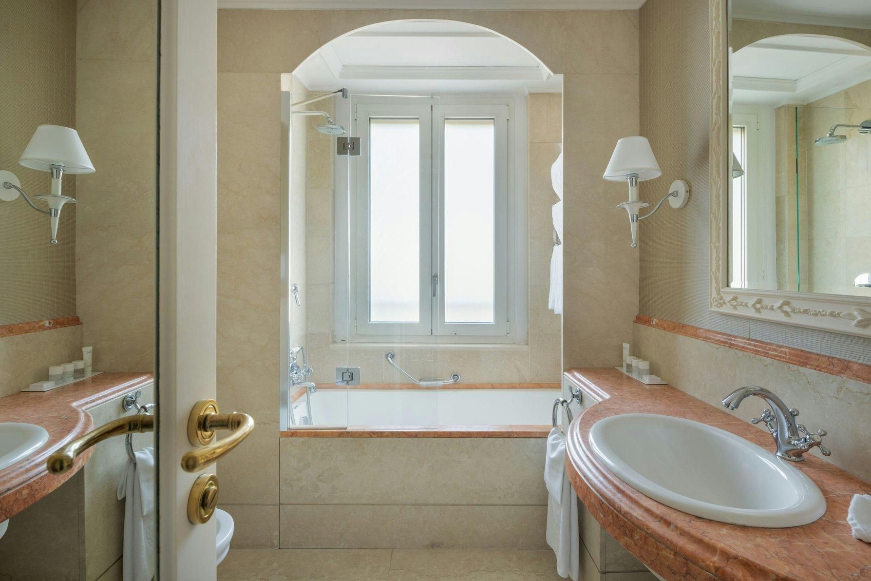 Grand Suite Borghese, 1 Bedroom Suite, 1 King, Sofa bed, City view
