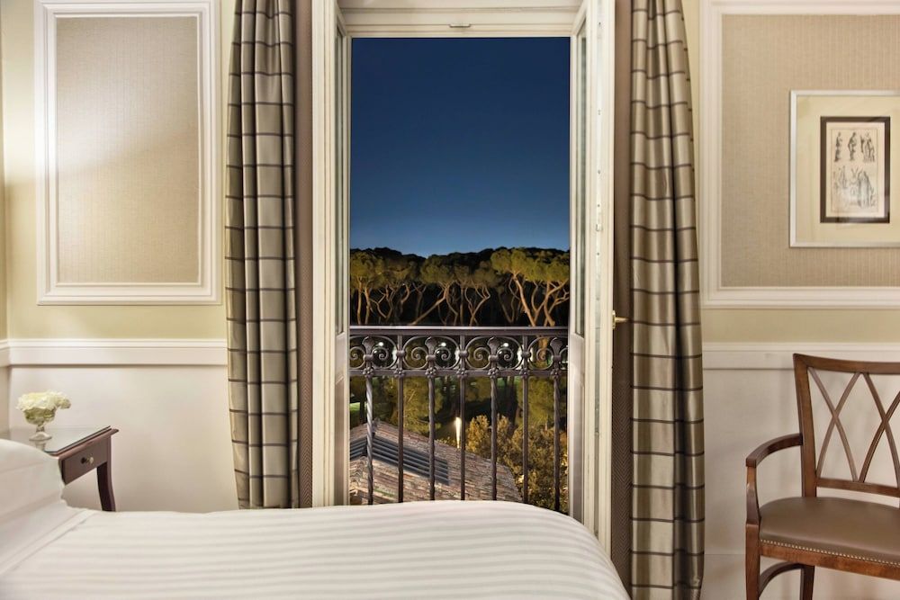 Superior Room, 1 King Bed (High Floor)
