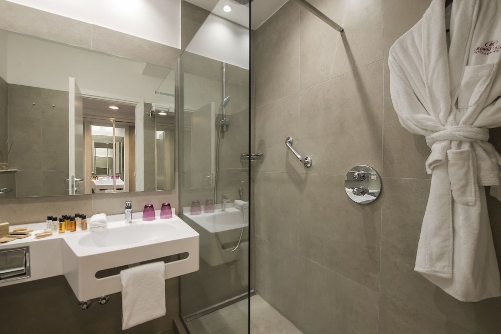 Crowne Plaza Rome-St. Peter's Hotel & Spa by IHG Standard Room 4