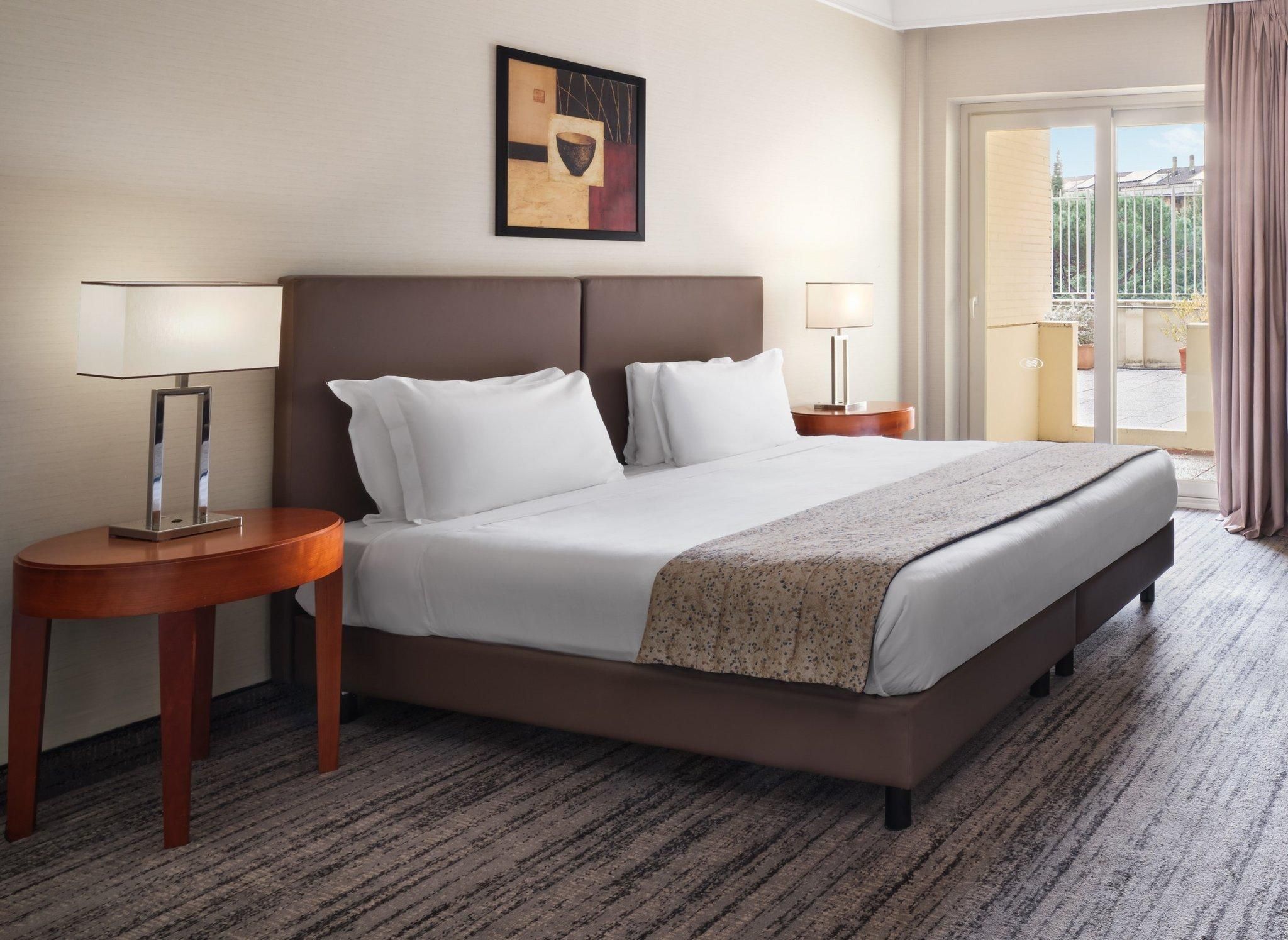 Junior Suite 1 King 2 Twin
