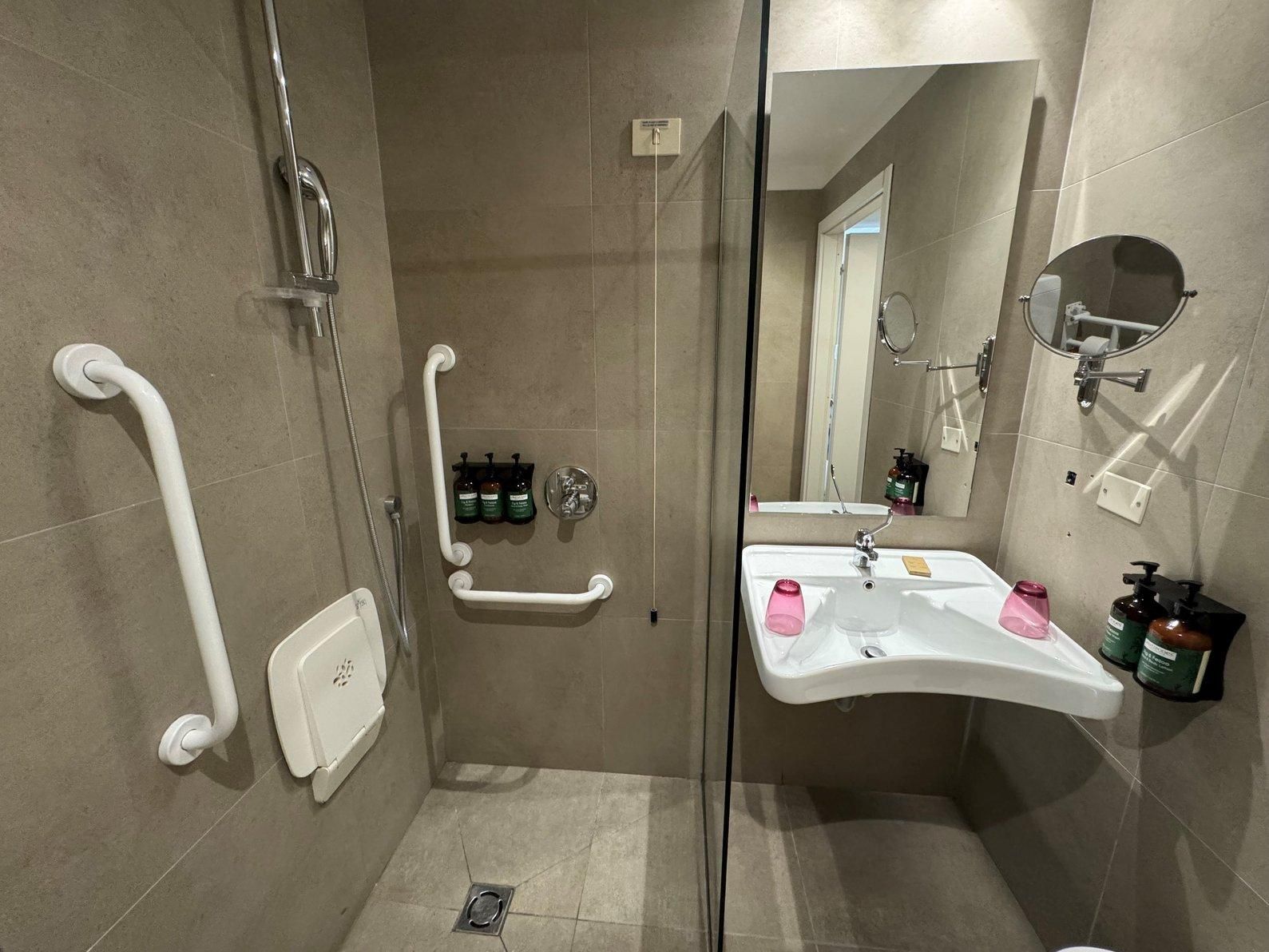 2 Twin Standard Accessible