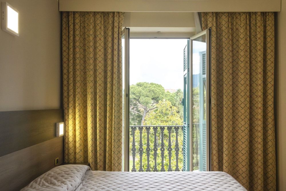 Grande Albergo Sestri Levante Superior Double Room, Garden View 3