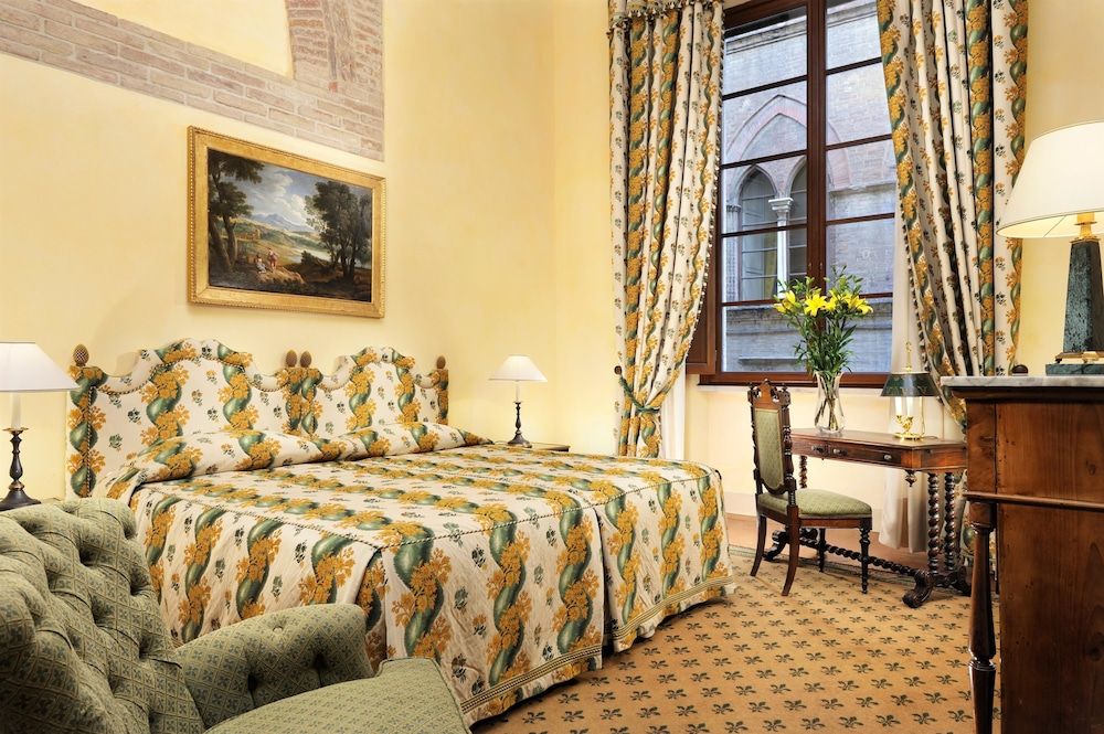 Quadruple Room, Connecting Rooms