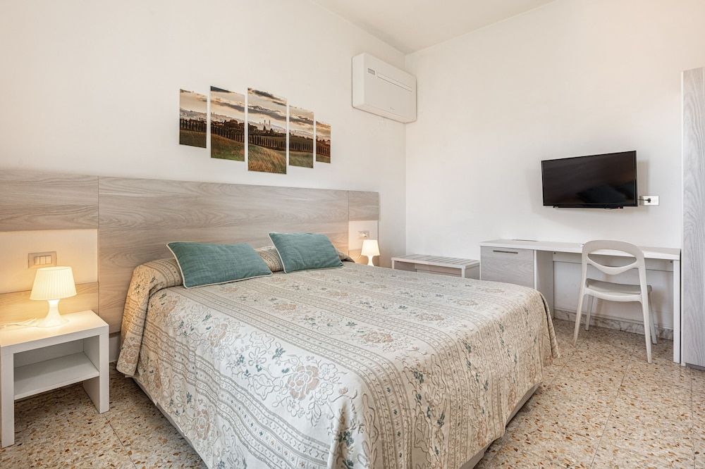 Hotel Minerva Economy Double Room 5