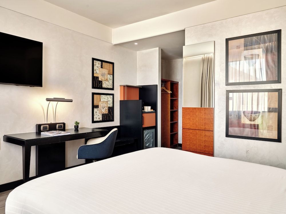 Standard Room, 1 King Bed