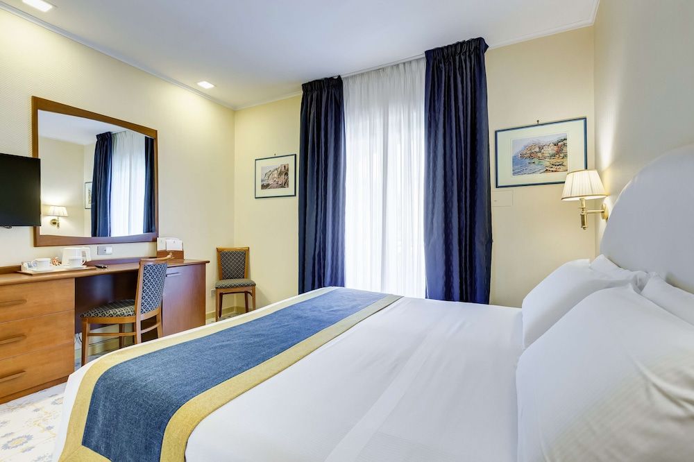 Best Western Hotel La Solara Classic Room, 1 Queen Bed, Balcony 3