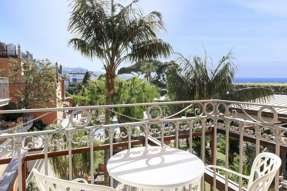 Comfort Suite, Balcony, Garden View