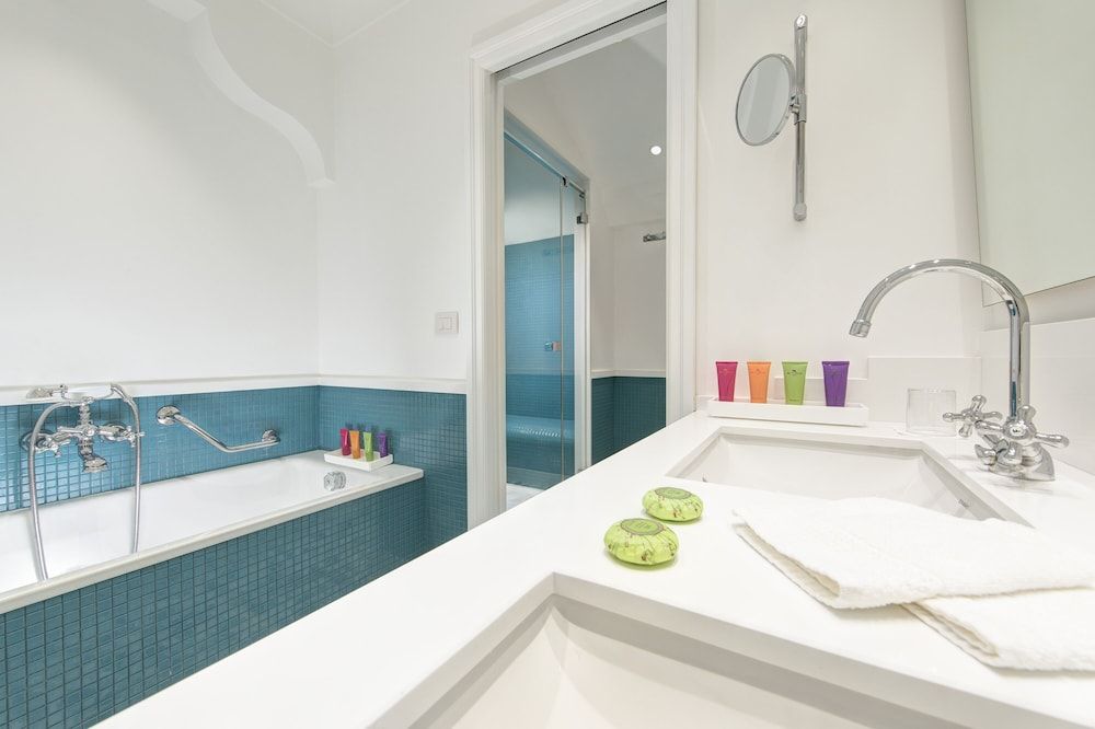 Grand Hotel Ambasciatori Classic Double or Twin Room, Balcony, City View (Plus) 3