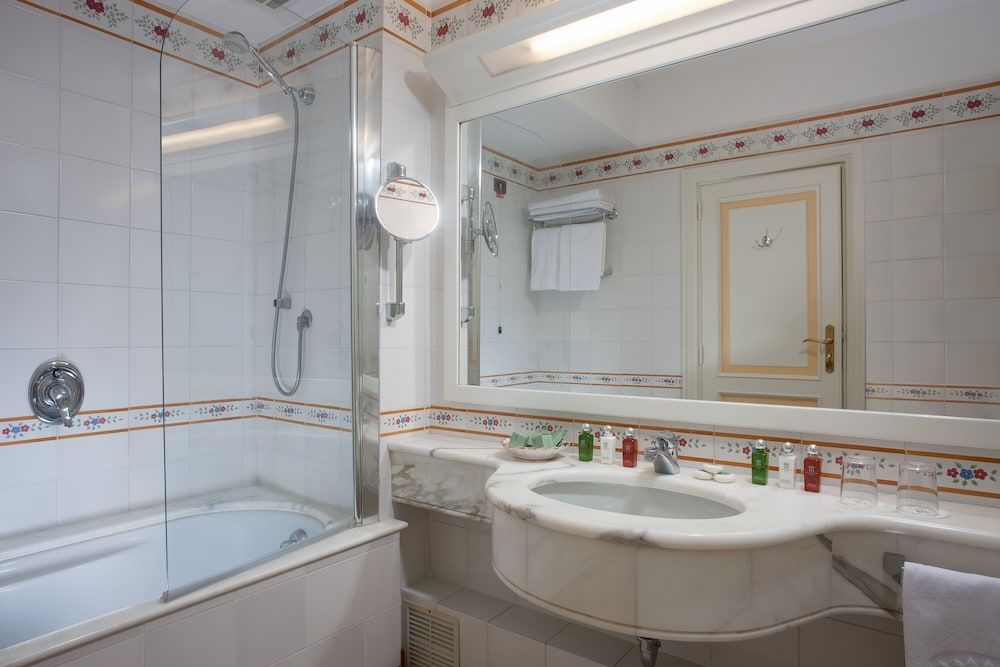 Grand Hotel Royal Basic Double or Twin Room 4