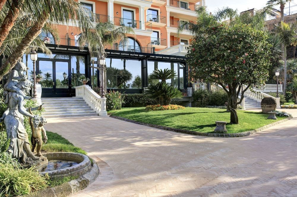 undefined Grand Hotel Royal 4