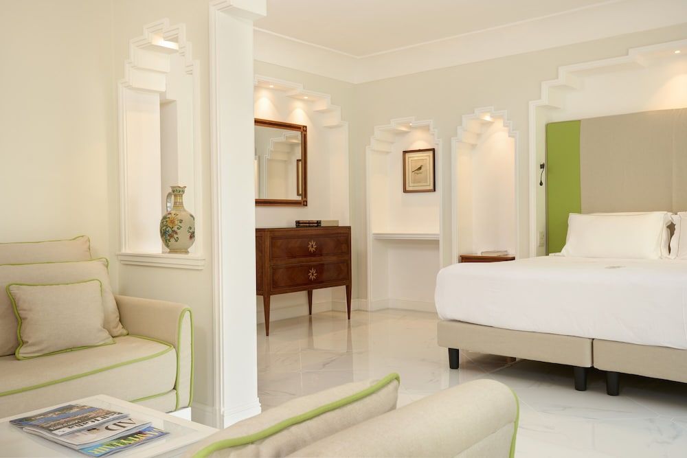 Luxury Suite, Balcony, City View