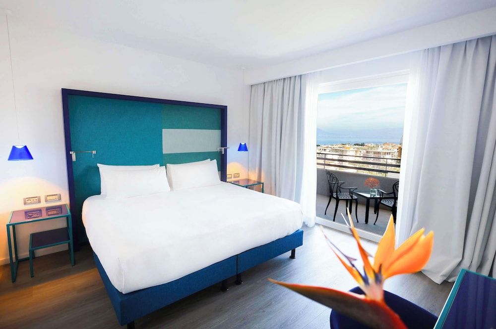 Superior Room, 1 King Bed, Sea View