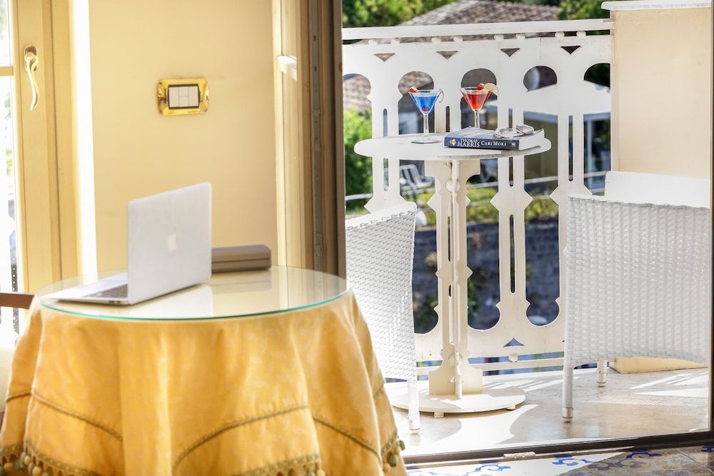 Hotel Antiche Mura Comfort Double or Twin Room, Balcony 4