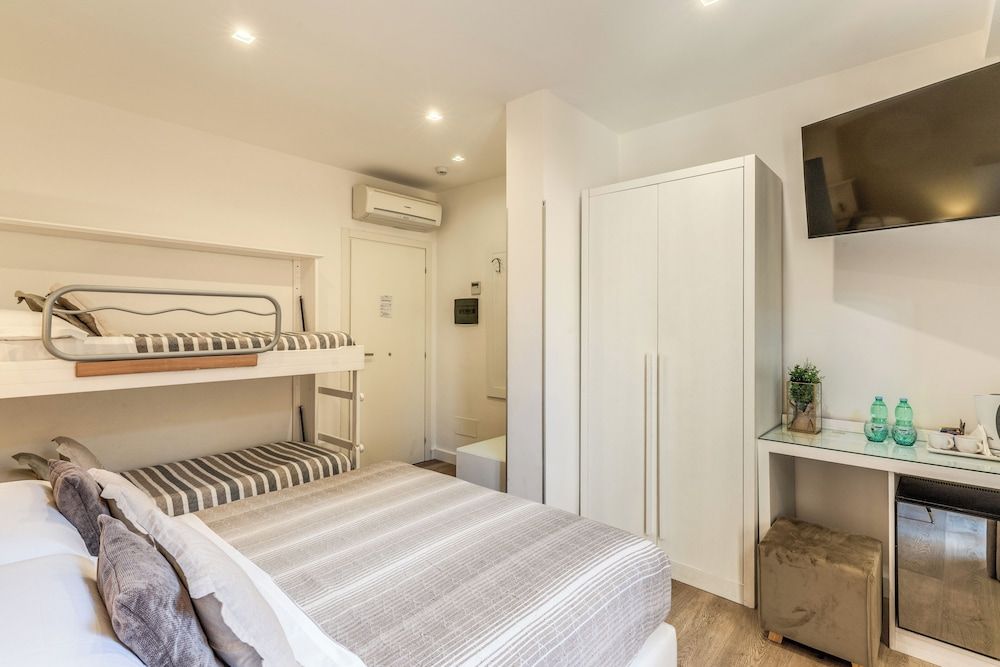 undefined Hotel Sorrento City 5