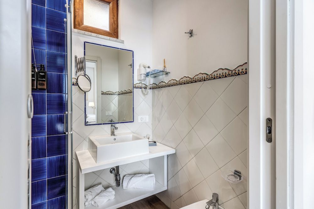 undefined Hotel Sorrento City 8