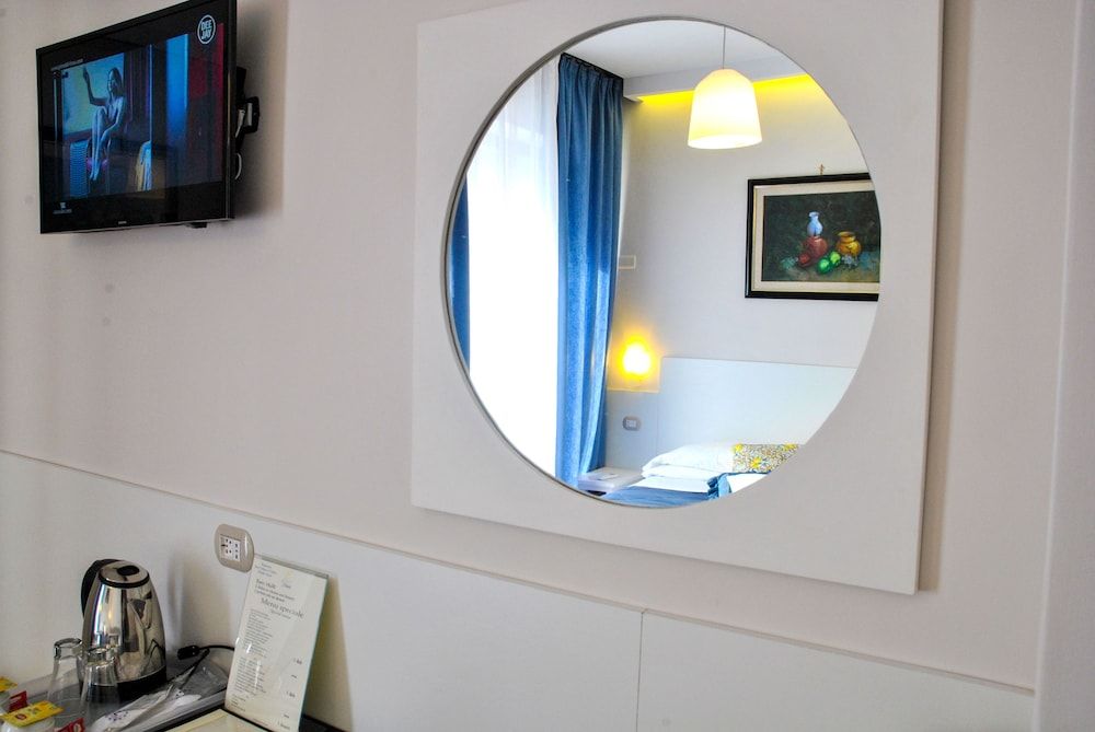 Hotel Villa Fiorita Standard Triple Room, Sea View 9