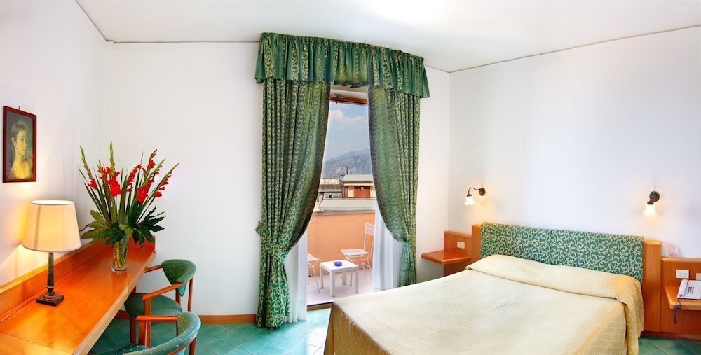undefined Hotel Villa Maria 4