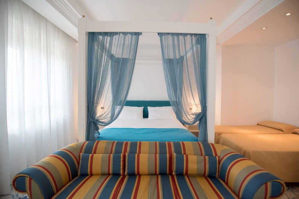 undefined Hotel Villa Maria 8