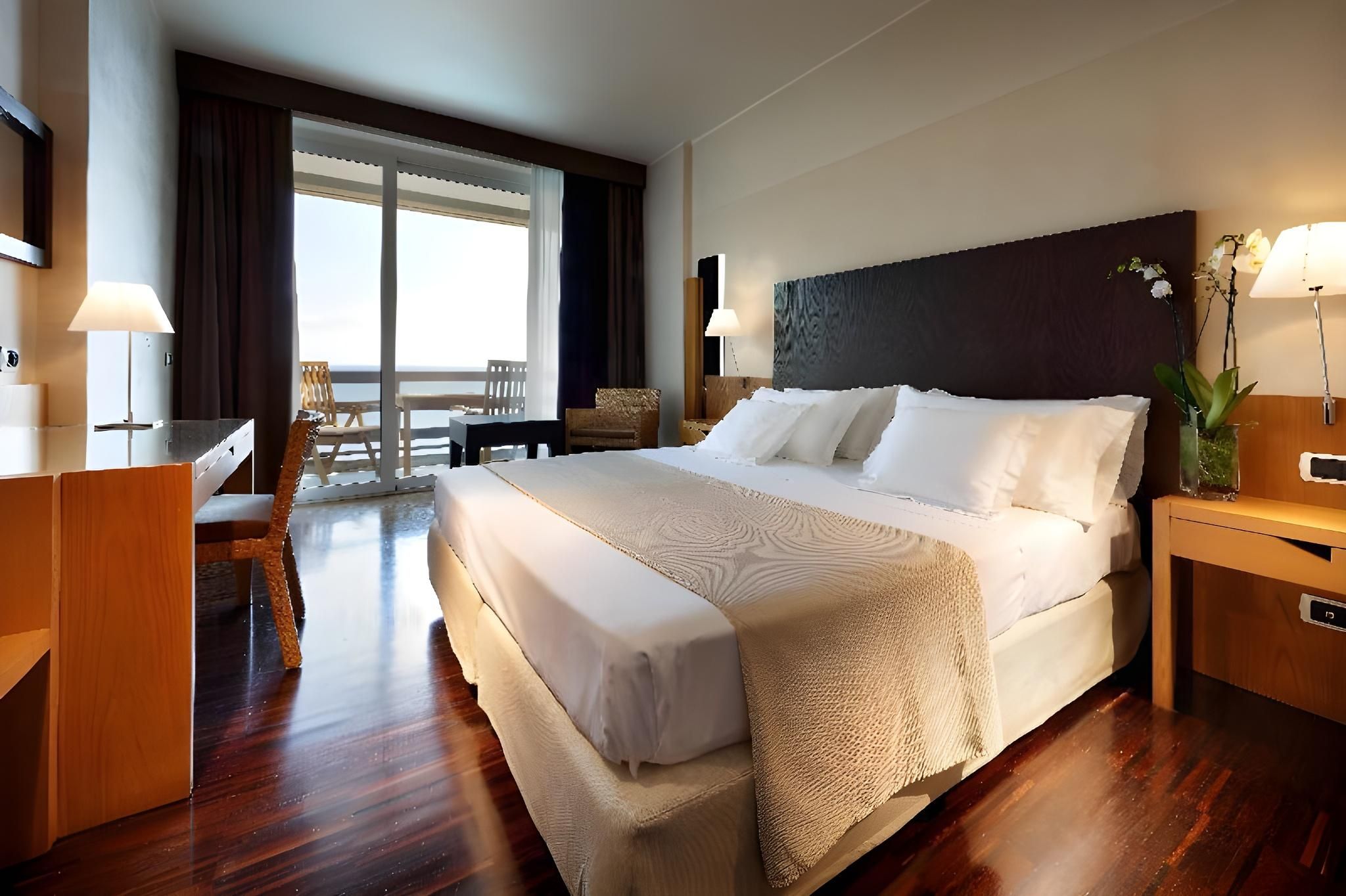 Double or Twin Room with Sea View