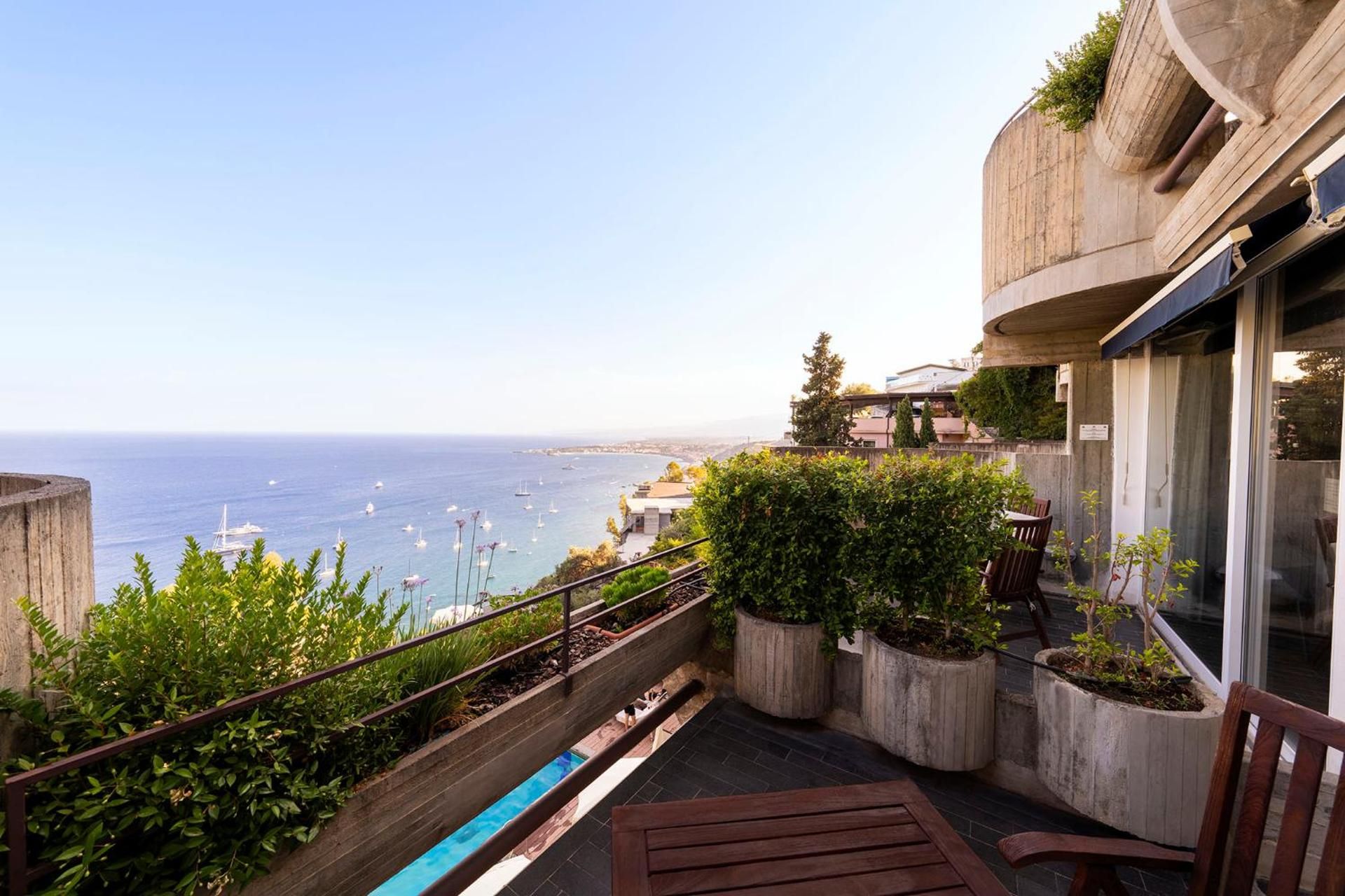 Double or Twin Room Superior with Balcony and Premium Sea View