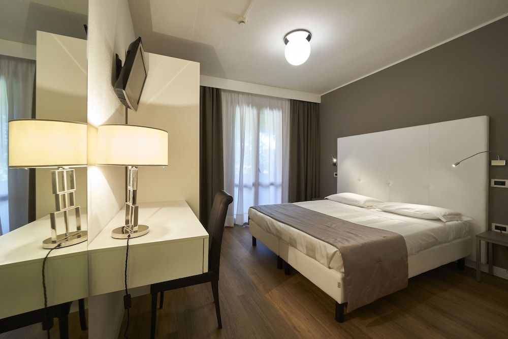 Park Hotel Chianti Standard Double or Twin Room 3