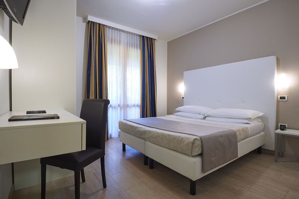 Park Hotel Chianti Standard Double or Twin Room 2