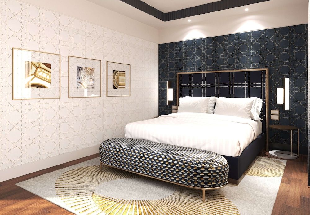 Deluxe Suite, 1 King Bed with Sofa bed